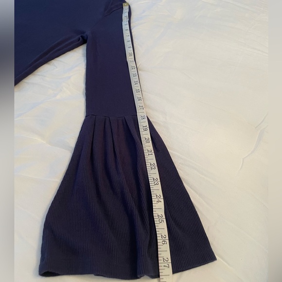 PAIGE Kenzie Bell Sleeve Turtleneck Size L in Rich Navy - Picture 13 of 14